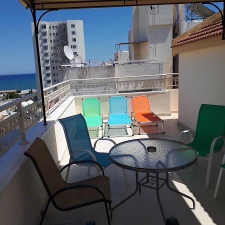 Panikos Beach Apartment I Larnaca Eksteriør billede