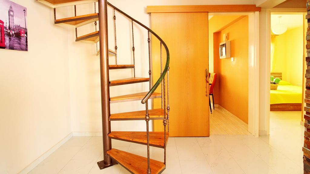 Panikos Beach Apartment I Larnaca Eksteriør billede