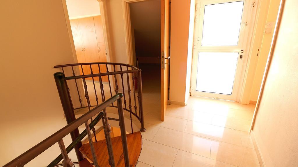 Panikos Beach Apartment I Larnaca Eksteriør billede