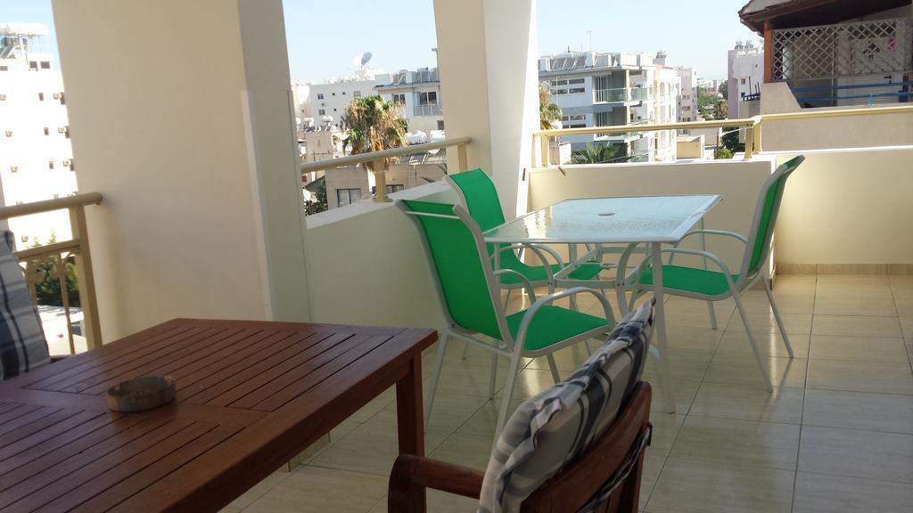 Panikos Beach Apartment I Larnaca Eksteriør billede