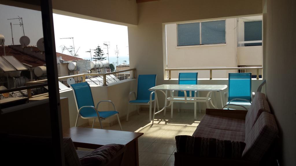 Panikos Beach Apartment I Larnaca Eksteriør billede